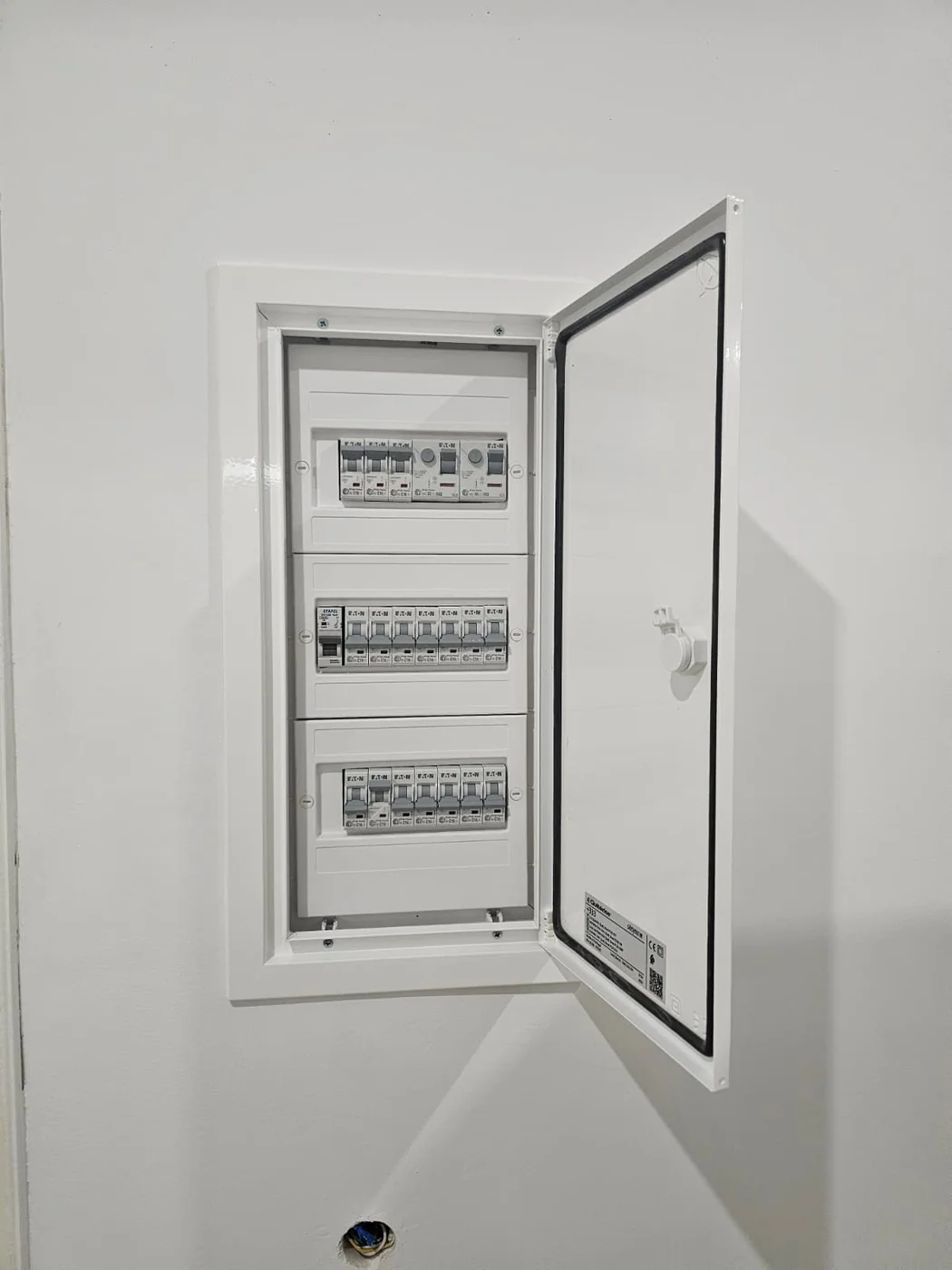 Trabalho de eletricidade realizado pela Gloriassertiva